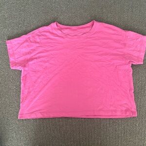 Sonic Pink Lululemon Cates Tee. Tiny White Stain on Back.🩷